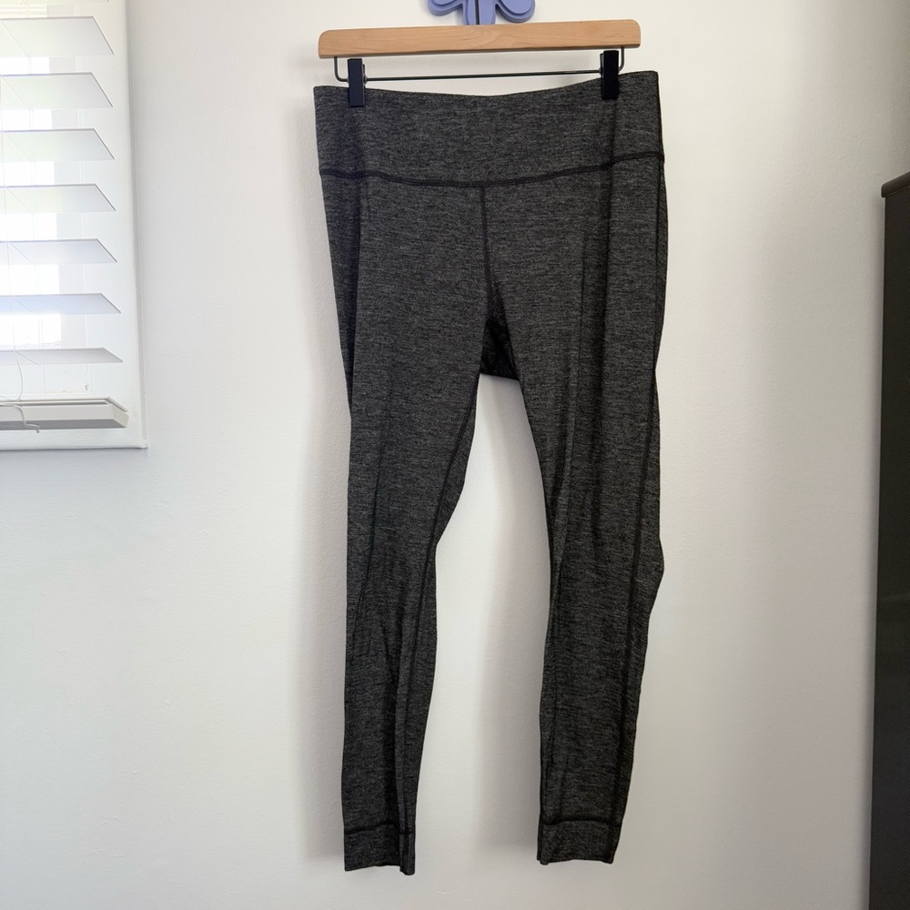 Kuiu Women’s Large ULTRA Merino Wool 160 Bottom Leggings Charcoal Hike Outdoor